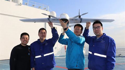 貪“玩”博士，用手“拋”出一支無人機團隊