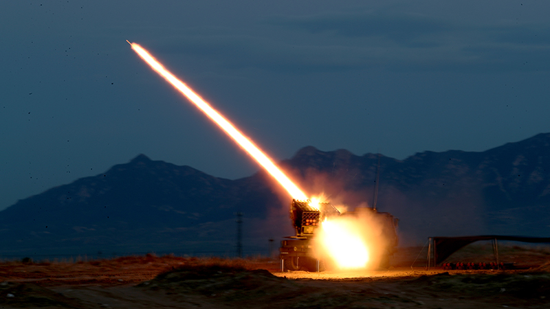 大片既視感丨炮兵群實(shí)彈射擊火力全開